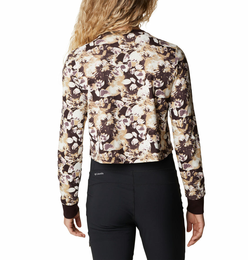 A Women Wearing Columbia Women Brown North Cascades LS Printed