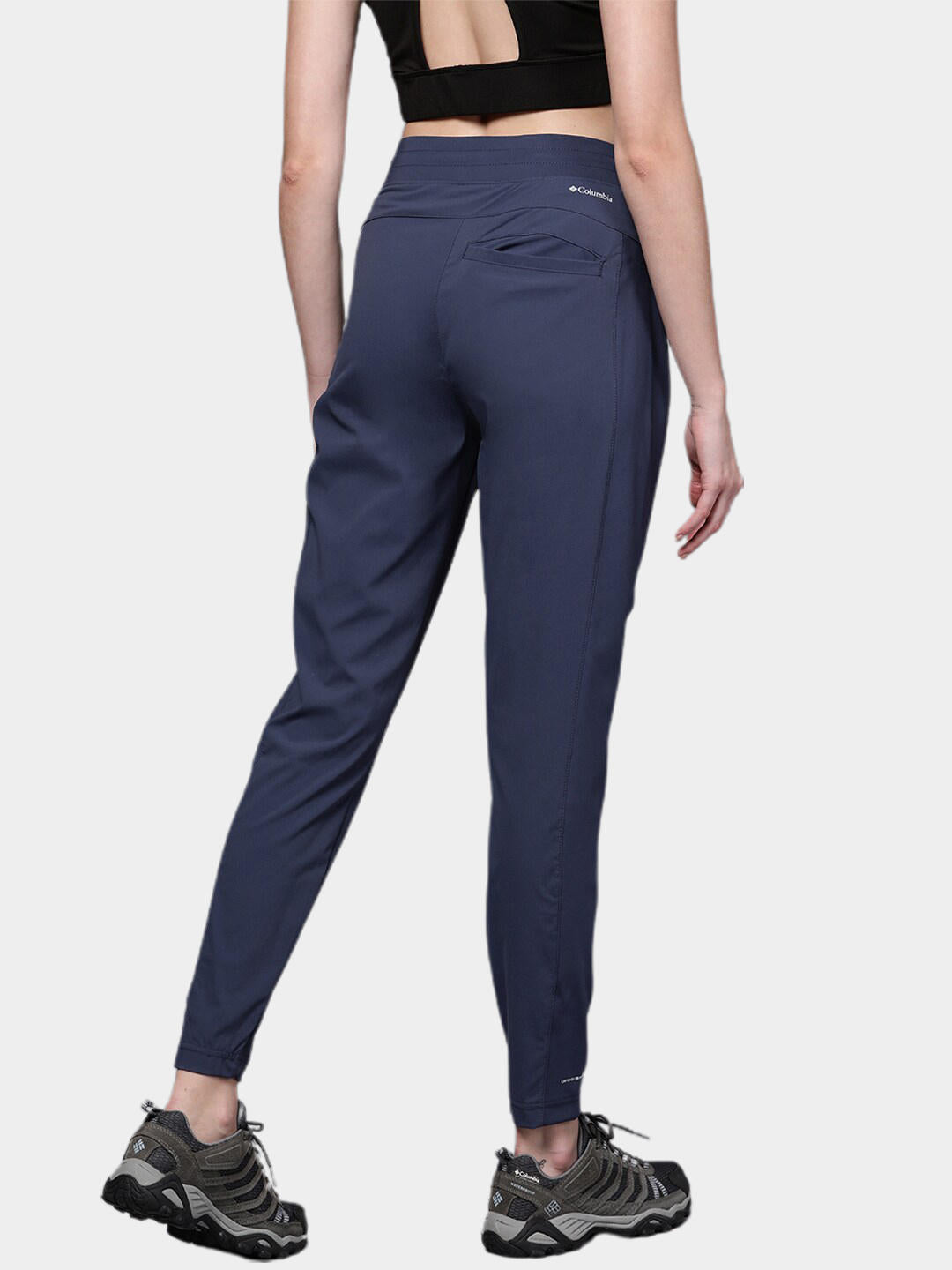 A Women Wearing Columbia Women Navy Blue Claudia Ridge Pant