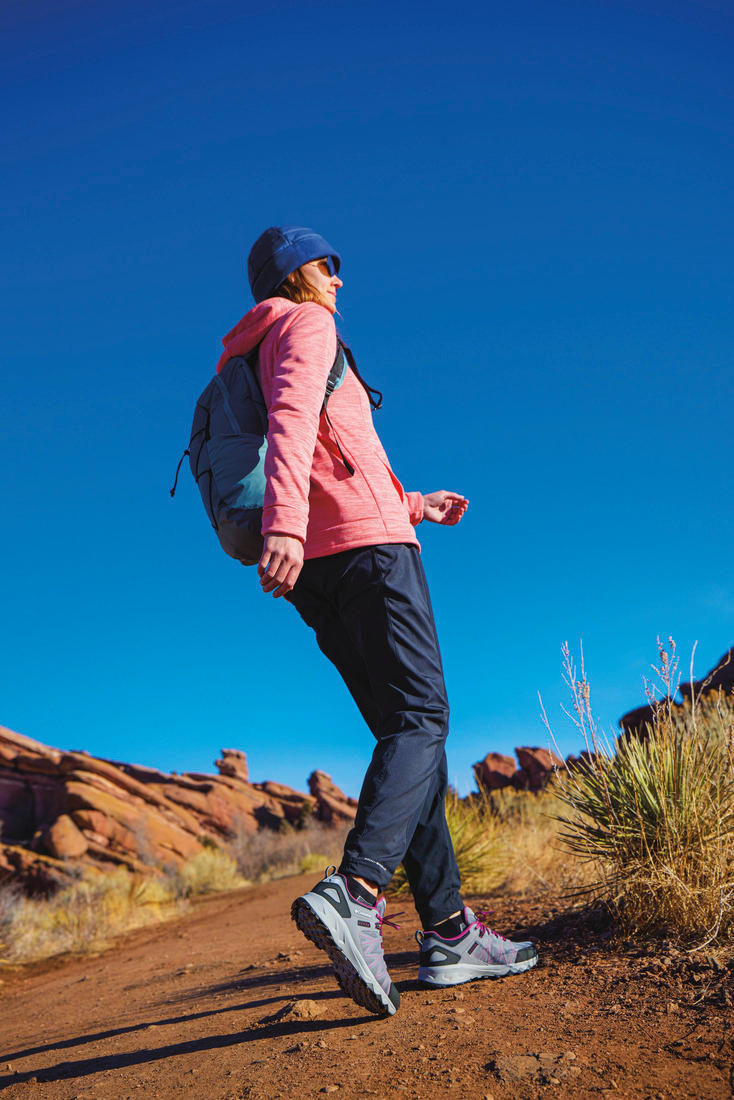 A Women Wearing Columbia Women Navy Blue Claudia Ridge Pant