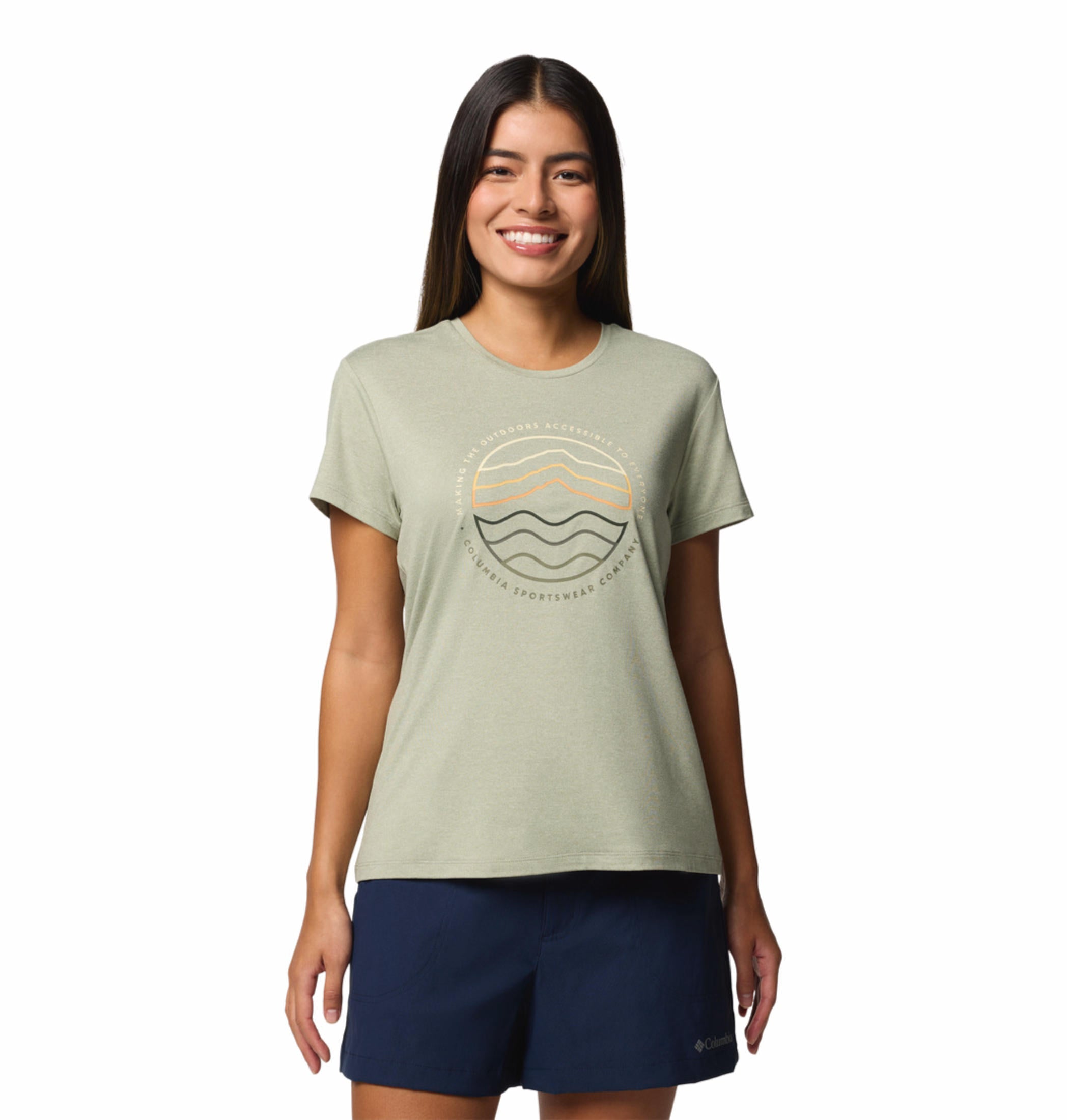 A Women Wearing Columbia Women Green Sloan Ridge Graphic SS Tee