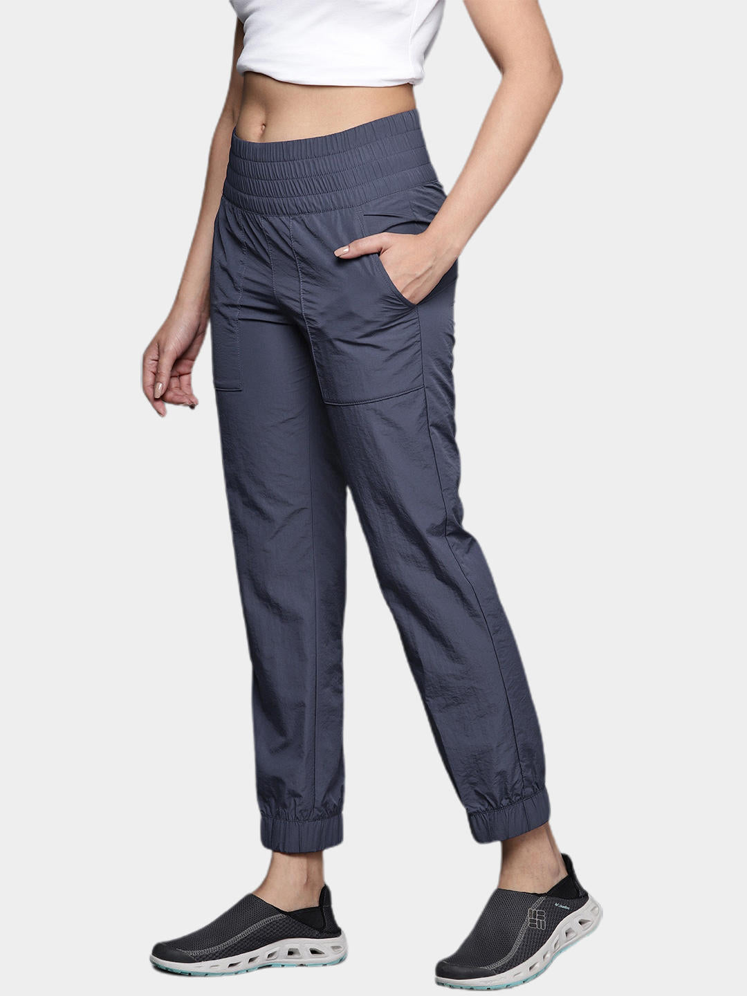 A Women Wearing Columbia Women Navy Blue Boundless Trek Jogger
