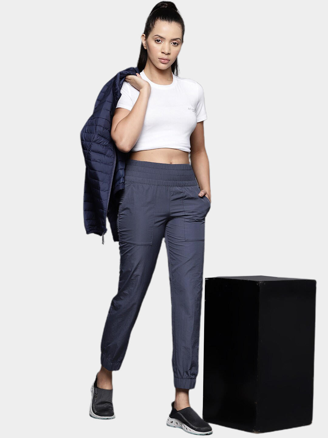 A Women Wearing Columbia Women Navy Blue Boundless Trek Jogger