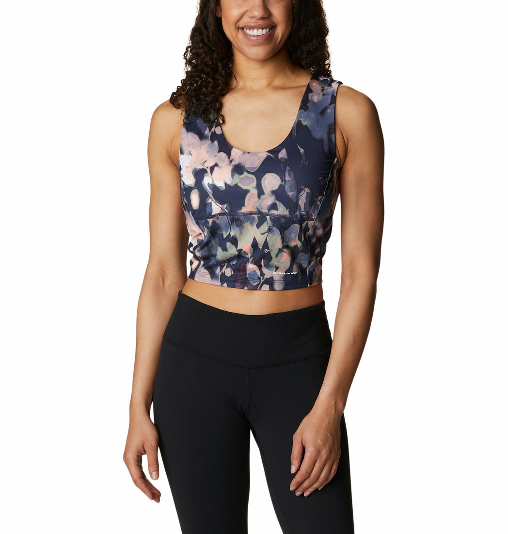 A Women Wearing Columbia Women Navy Blue Boundless Trek Tank
