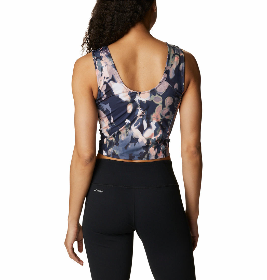 A Women Wearing Columbia Women Navy Blue Boundless Trek Tank