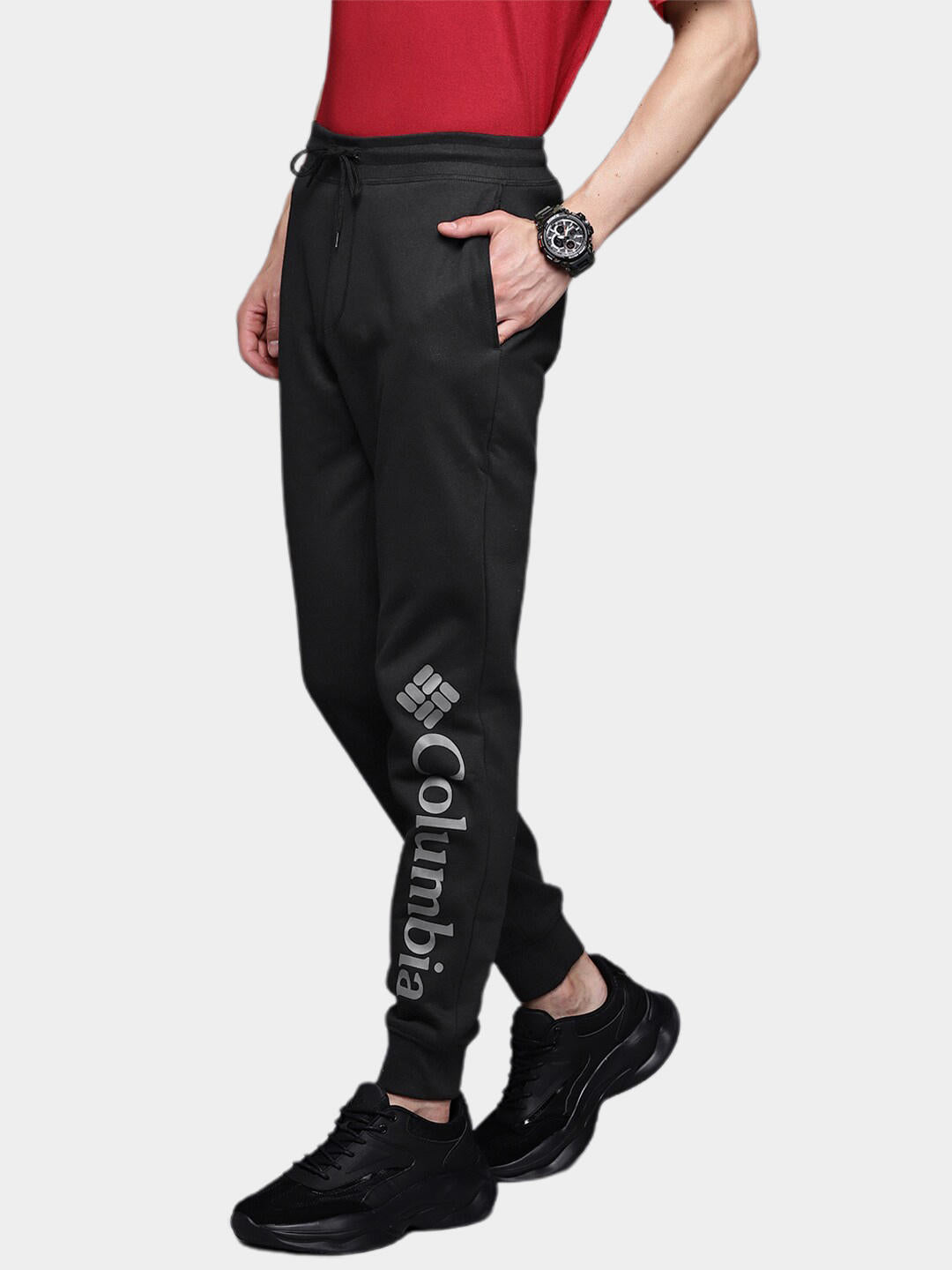 A Men Wearing Columbia Men Black M CSC Logo Fleece Jogger II