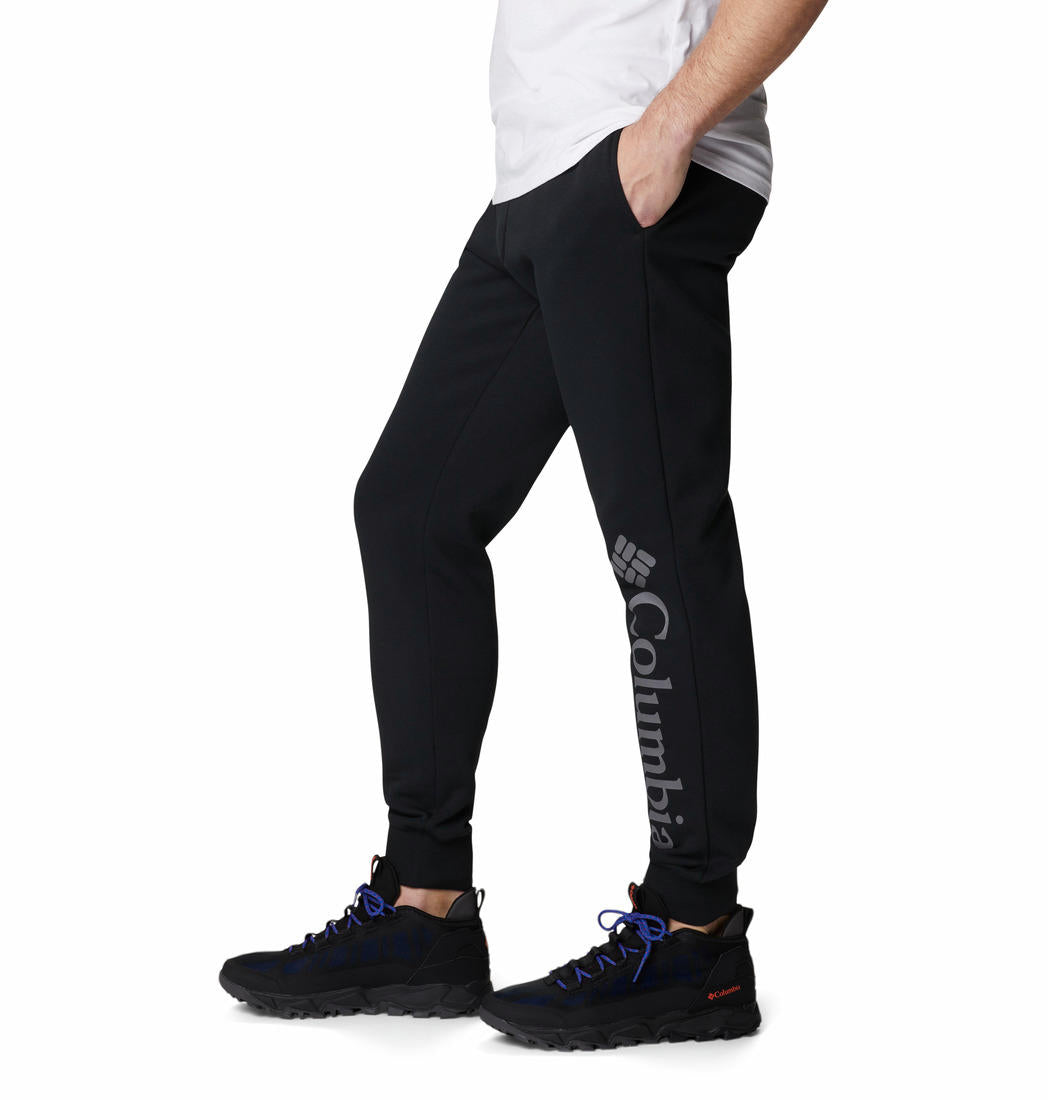 A Men Wearing Columbia Men Black M CSC Logo Fleece Jogger II