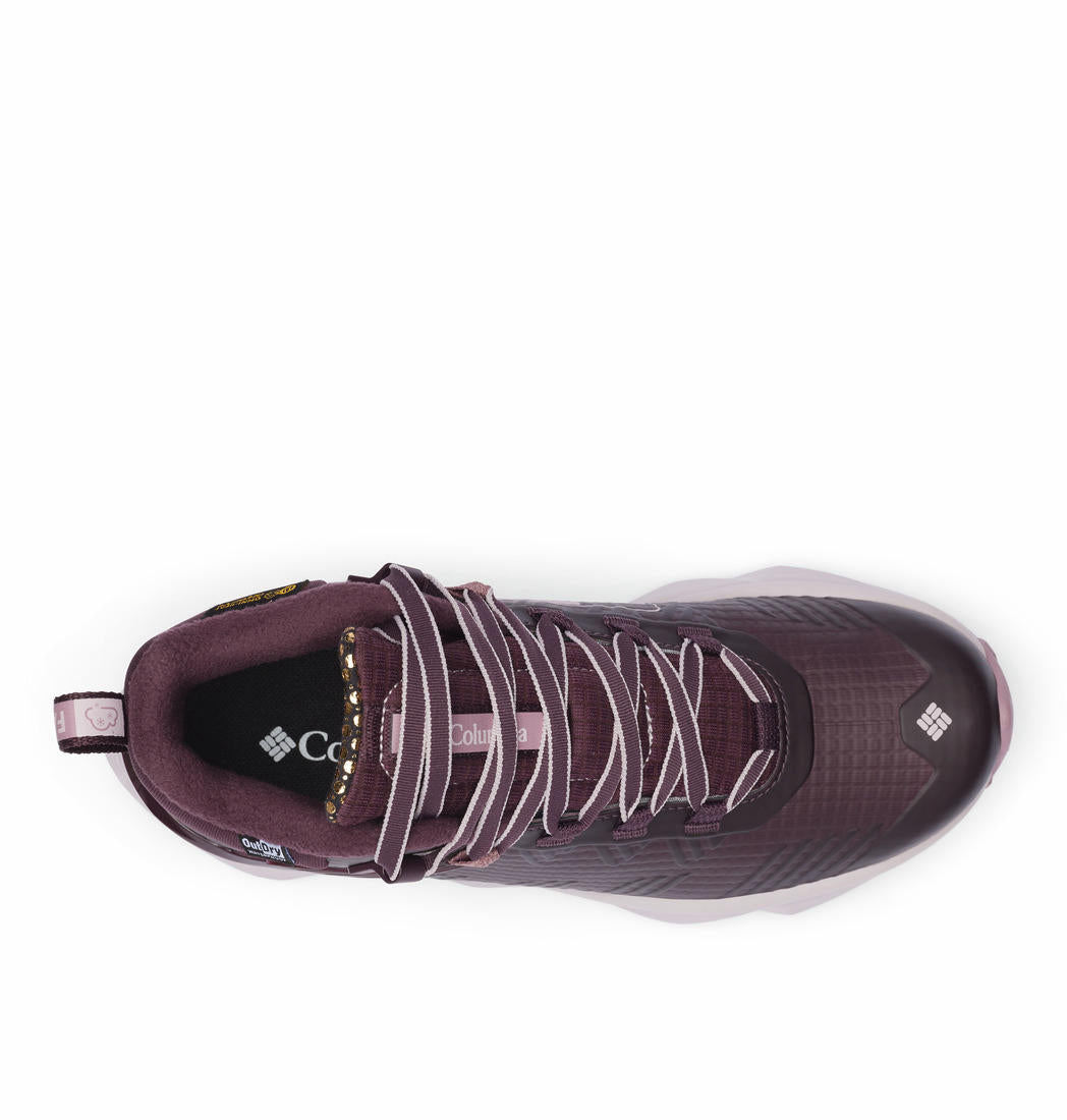 A Women Wearing Columbia Women Red FACET 75 EQUINOX