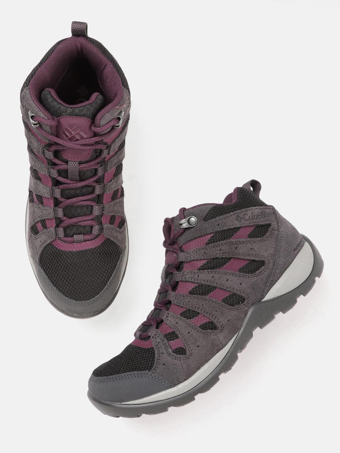 A Women Wearing Columbia Women Black REDMOND V2 MID WP