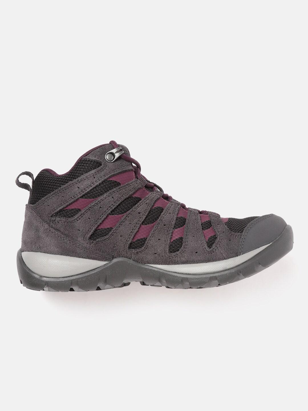 A Women Wearing Columbia Women Black REDMOND V2 MID WP