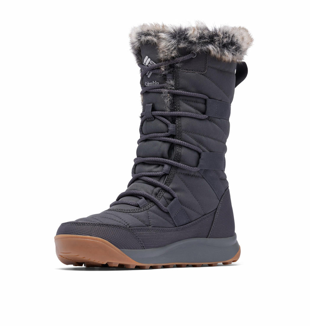 A Women Wearing Columbia Women Black MINX IV