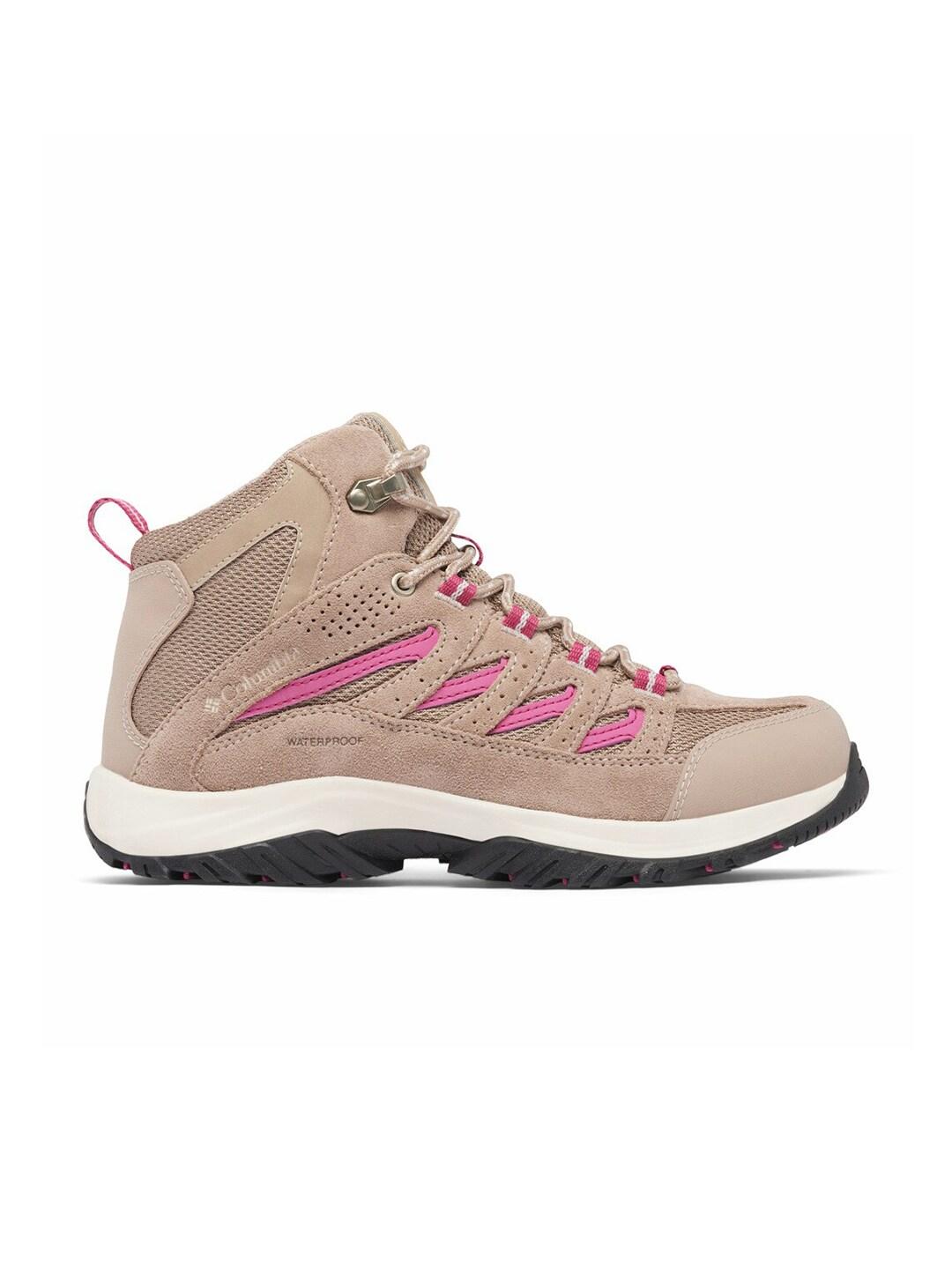 A Women Wearing Columbia Women Brown CRESTWOOD MID WATERPROOF