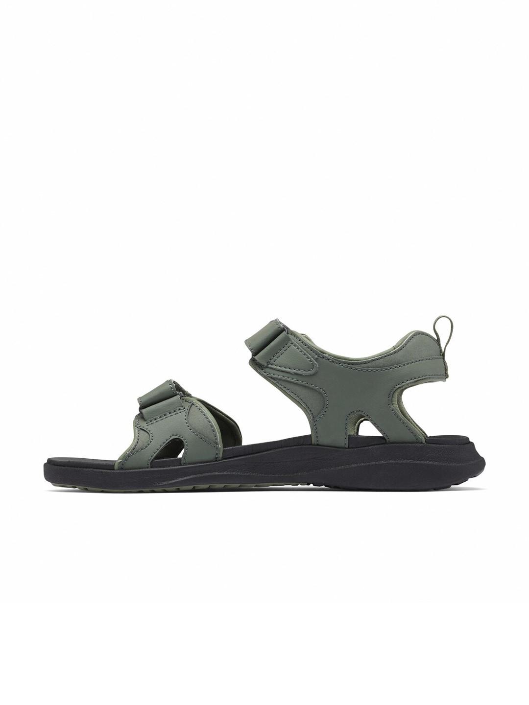 A Men Wearing Columbia Men Green COLUMBIA 2 STRAP