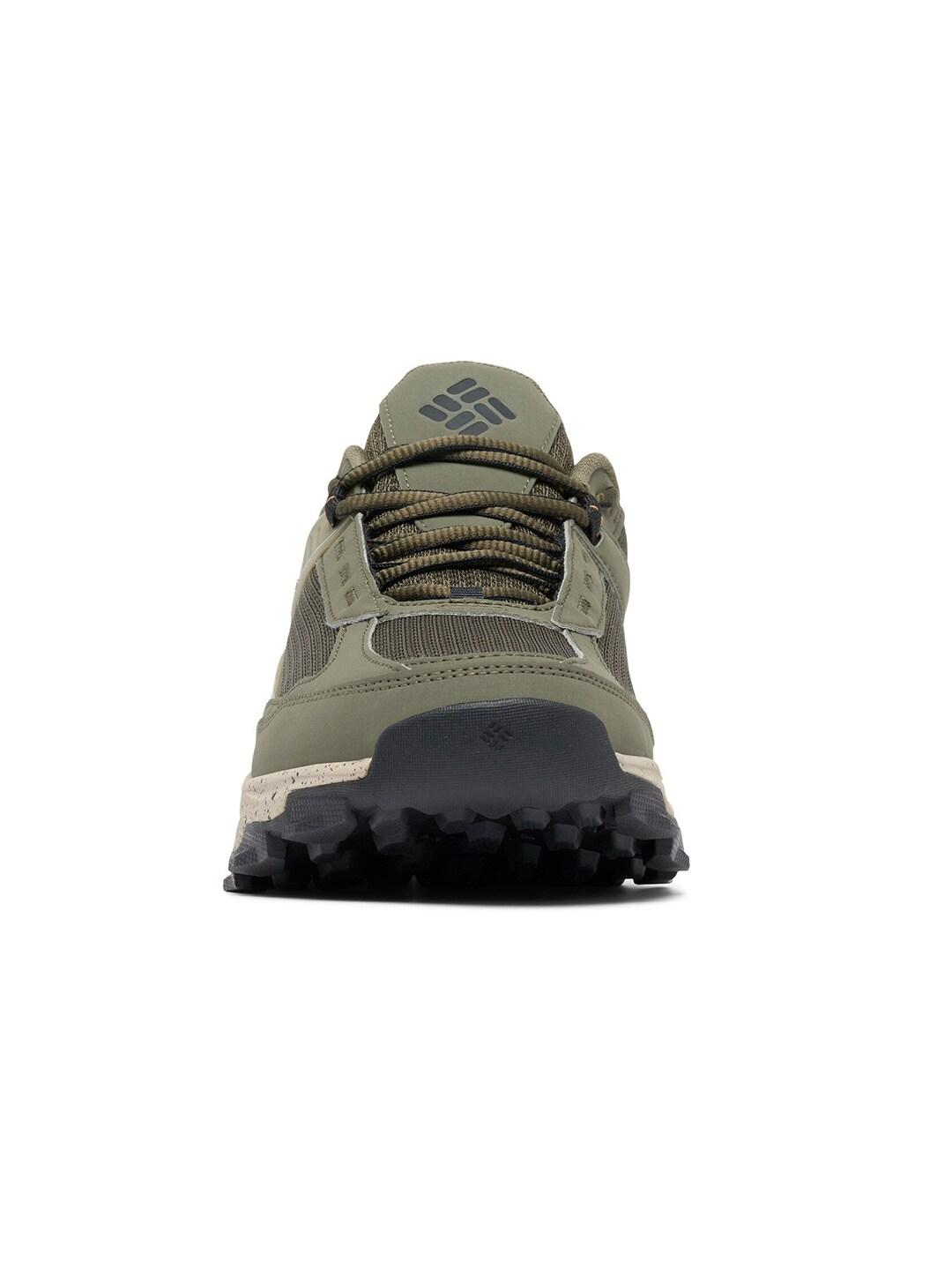 A Men Wearing Columbia Men Green HATANA MAX OUTDRY