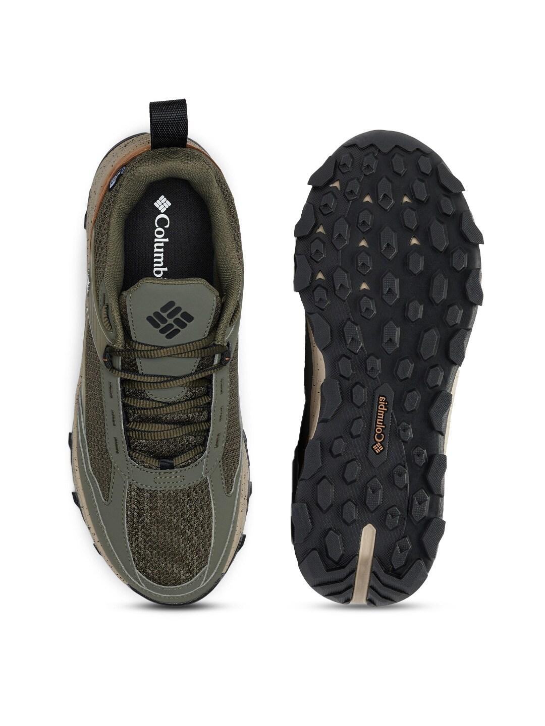 A Men Wearing Columbia Men Green HATANA MAX OUTDRY