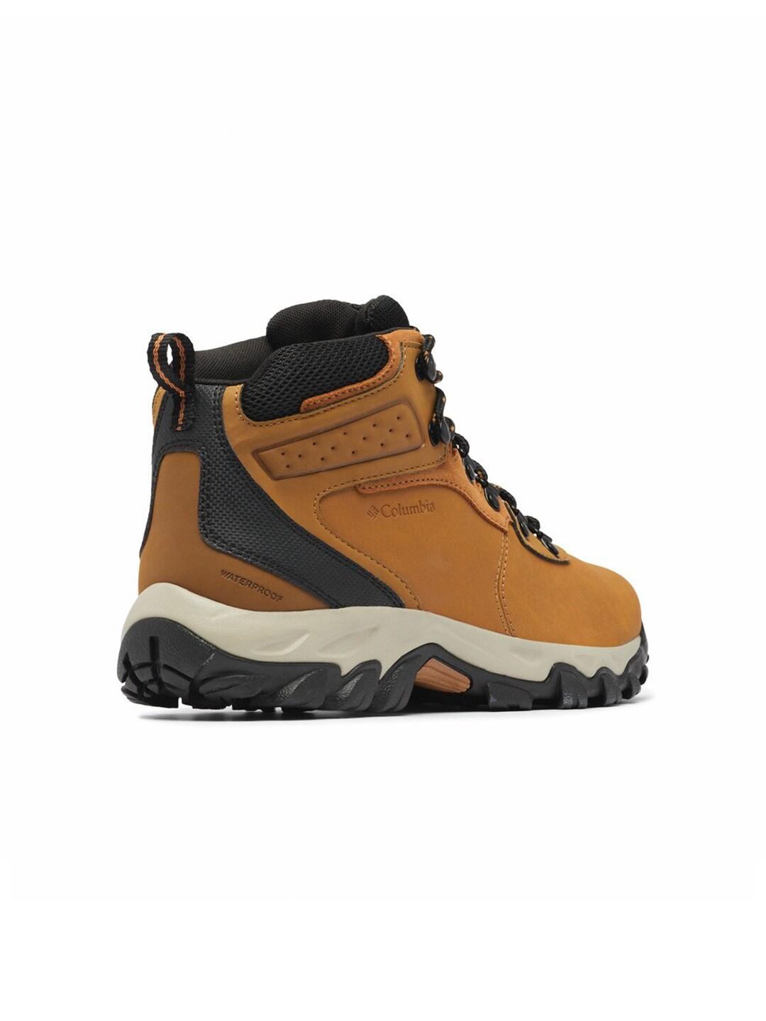 Columbia Men Brown NEWTON RIDGE PLUS II Water Resistant Shoes