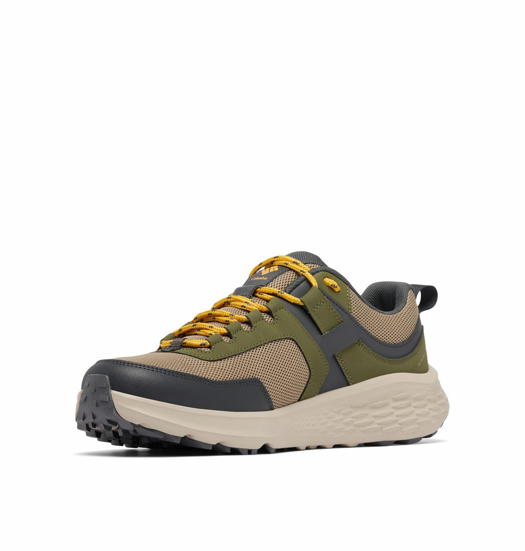 A Men Wearing Columbia Men Green KONOS LOW