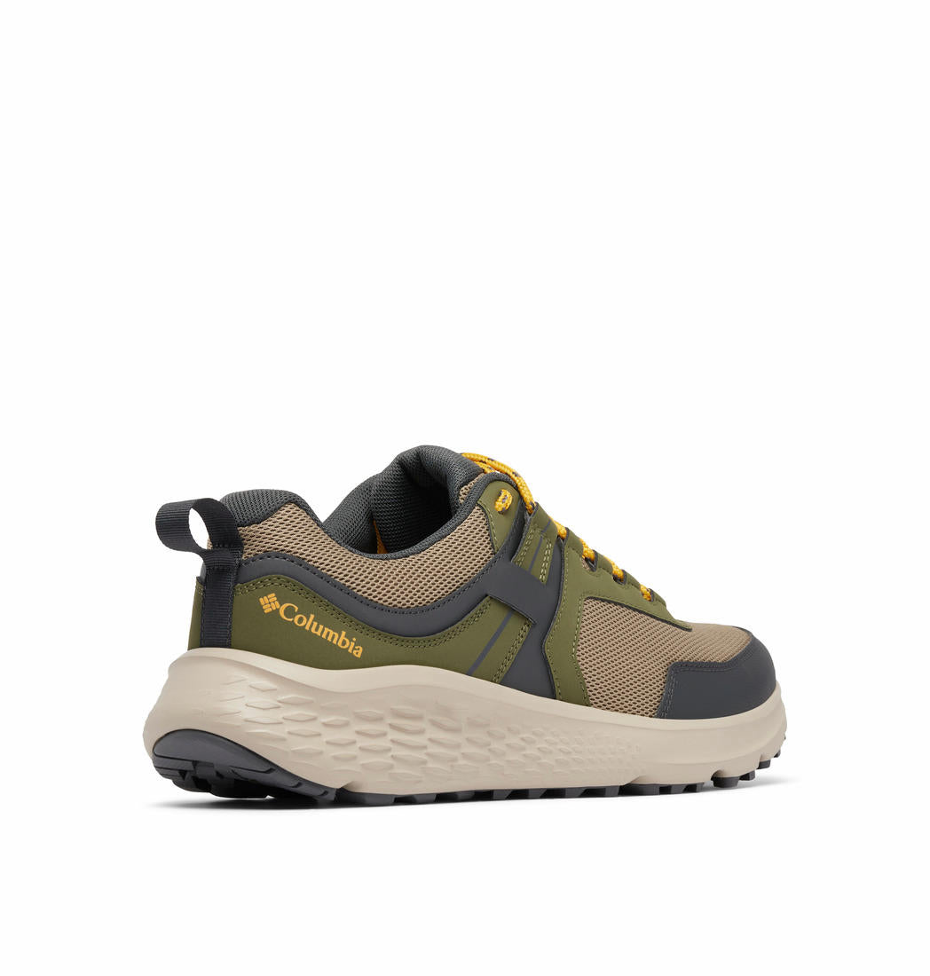 A Men Wearing Columbia Men Green KONOS LOW