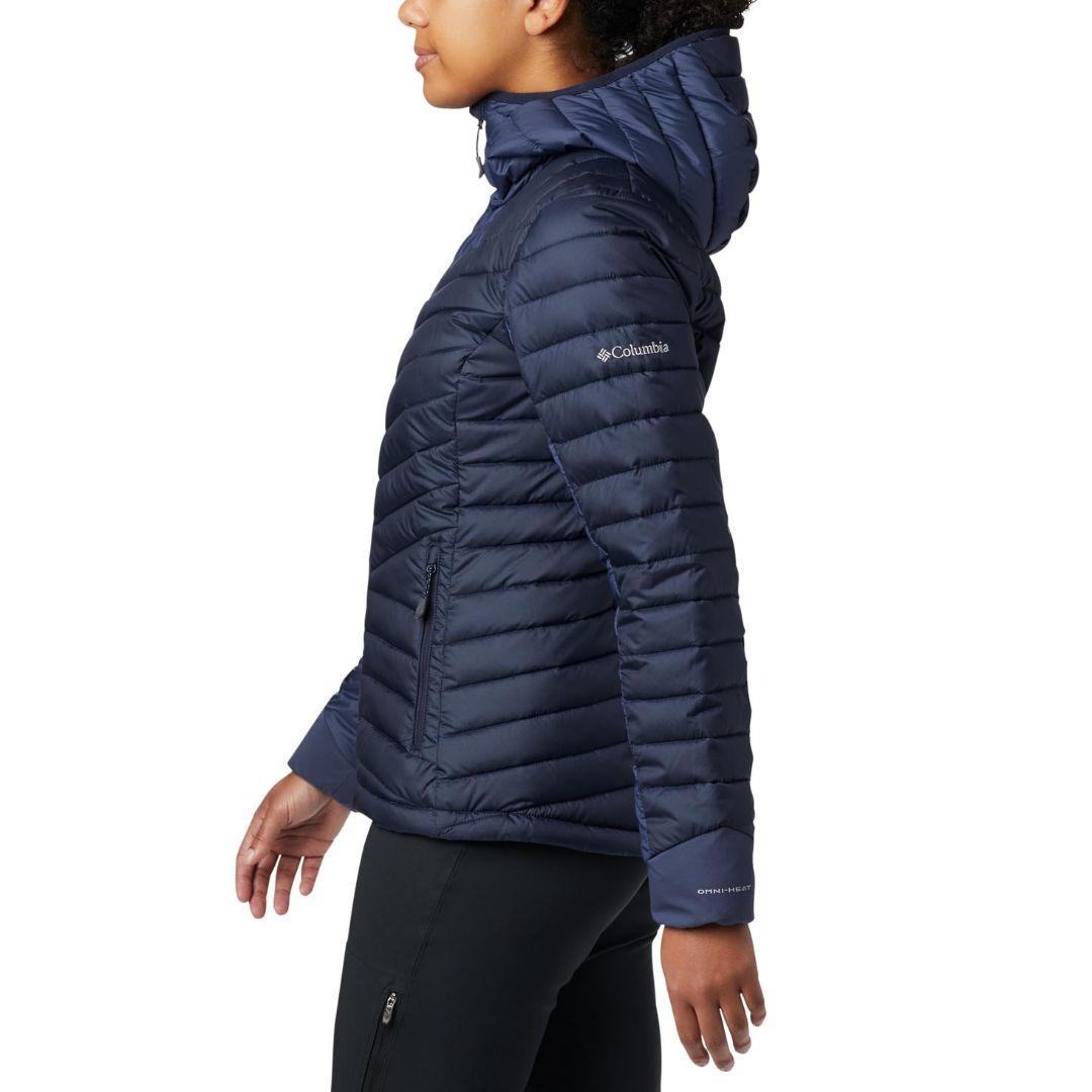 A Women Wearing Columbia Women Navy Blue Windgates Hooded Jacket