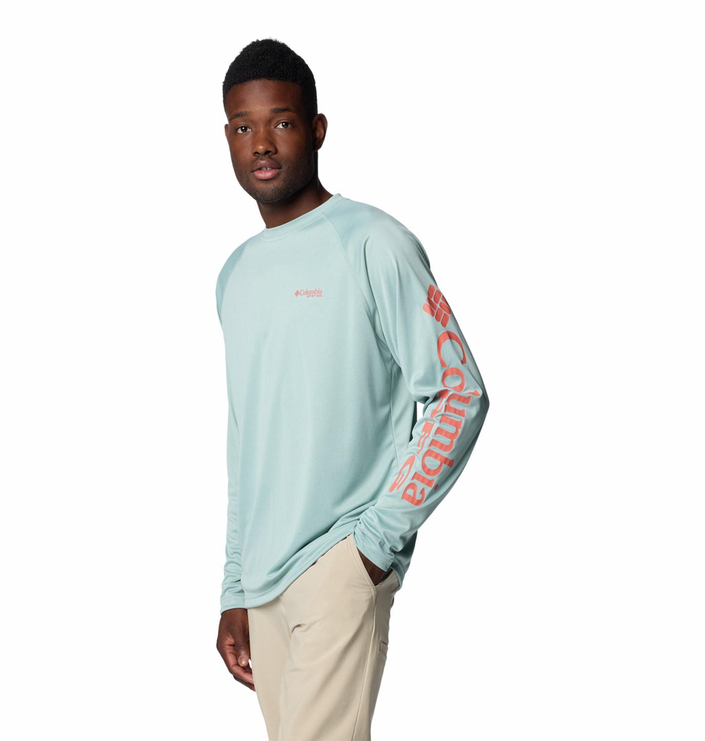 A Men Wearing Columbia Men Blue Terminal Tackle Heather LS Shirt (Sun Protection)