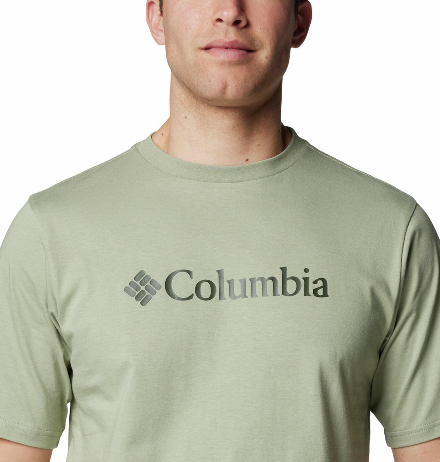 A Men Wearing Columbia Men Green CSC Basic Logo Short Sleeve