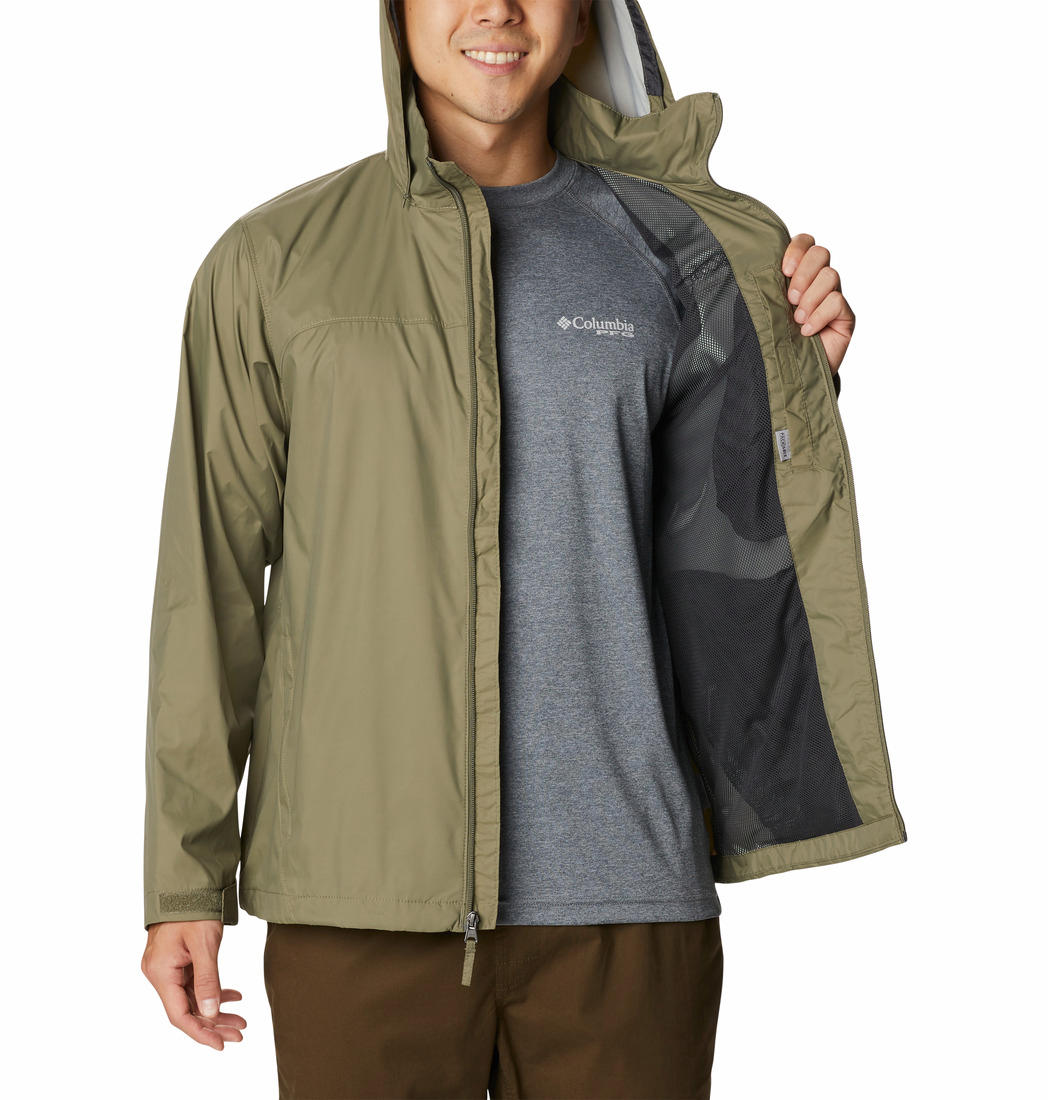 A Men Wearing Columbia Men Green Glennaker Lake Rain Jacket