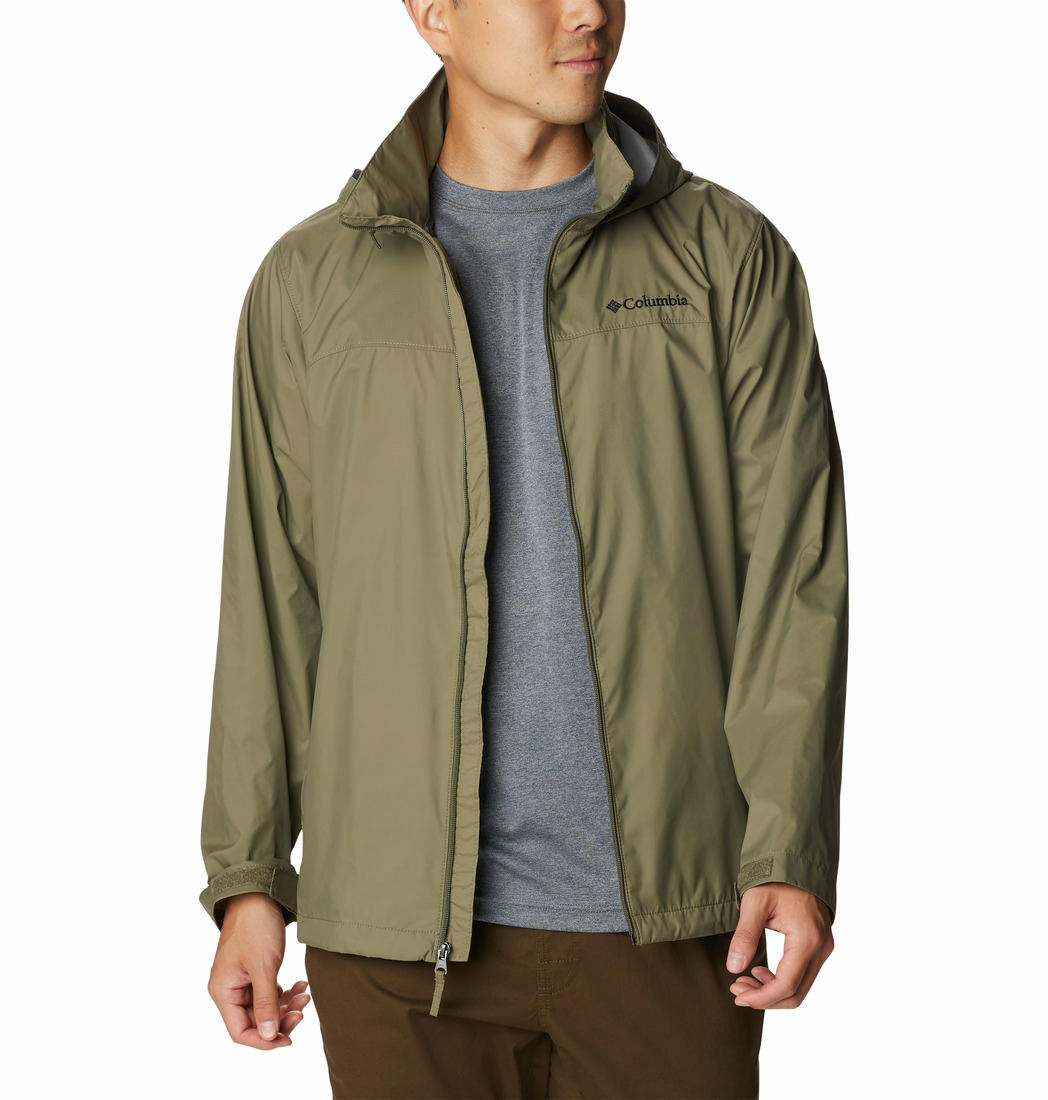 A Men Wearing Columbia Men Green Glennaker Lake Rain Jacket