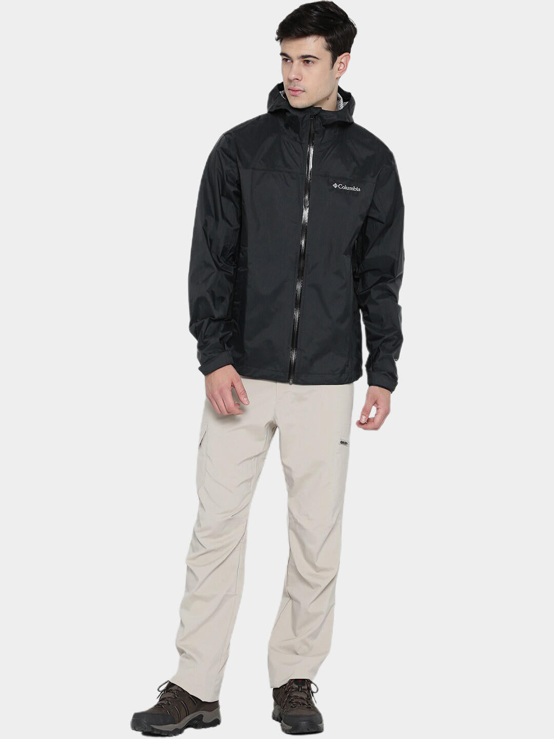 A Men Wearing Columbia Men Black EvaPOURation Jacket Waterproof