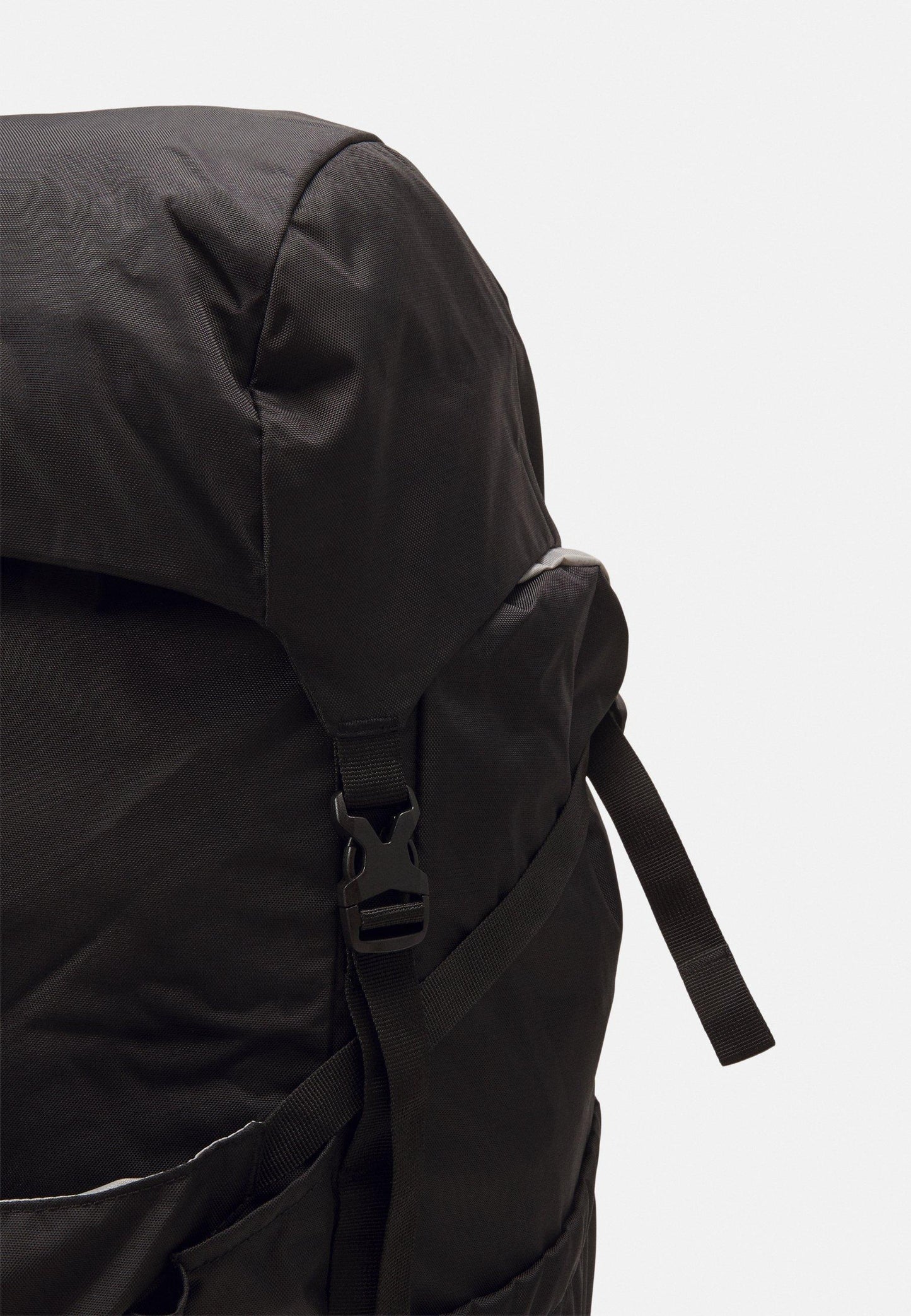 Columbia Unisex Black Triple Canyon 60L Backpack
