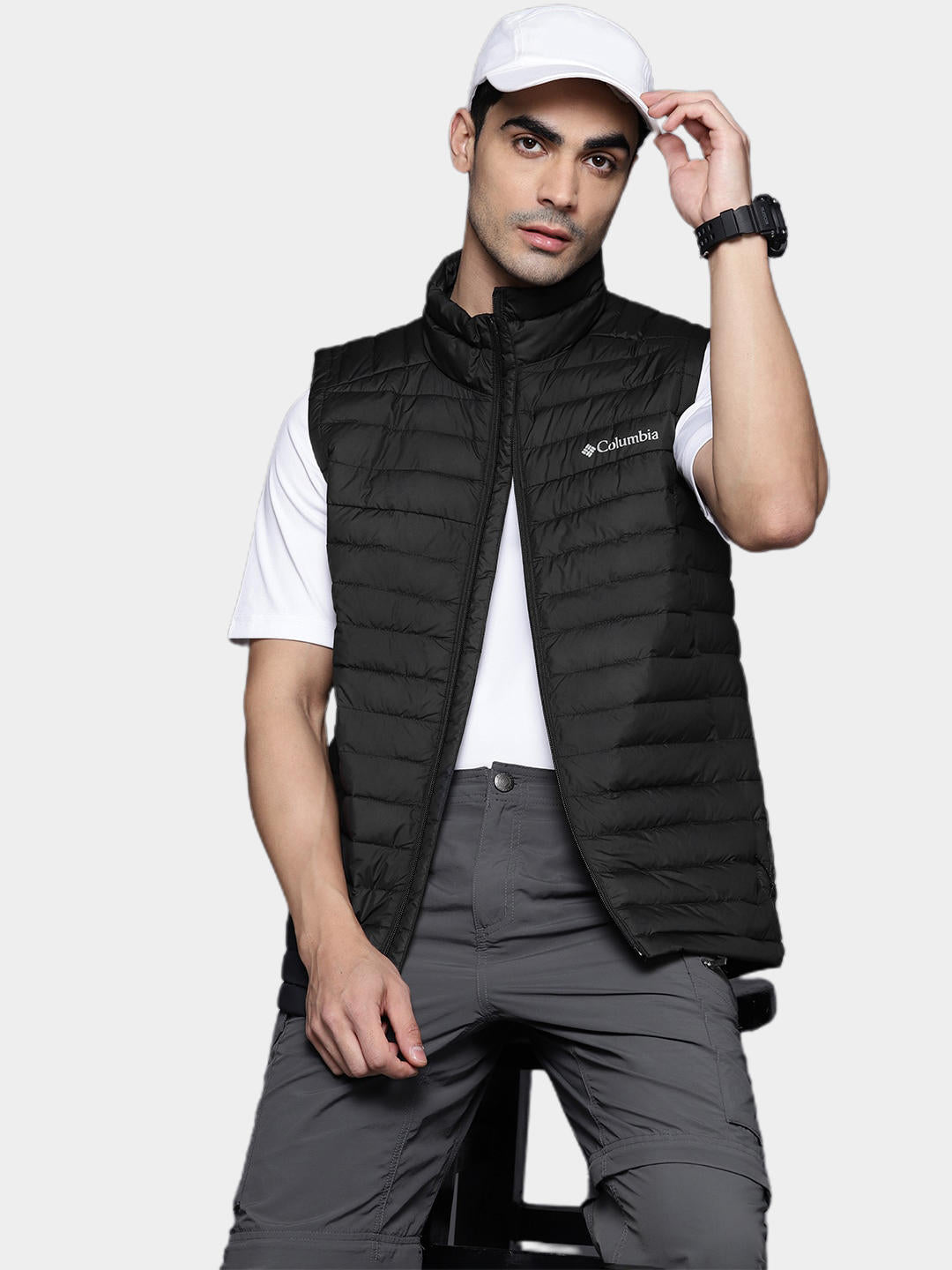A Men Wearing Columbia Men Black Silver Falls Vest