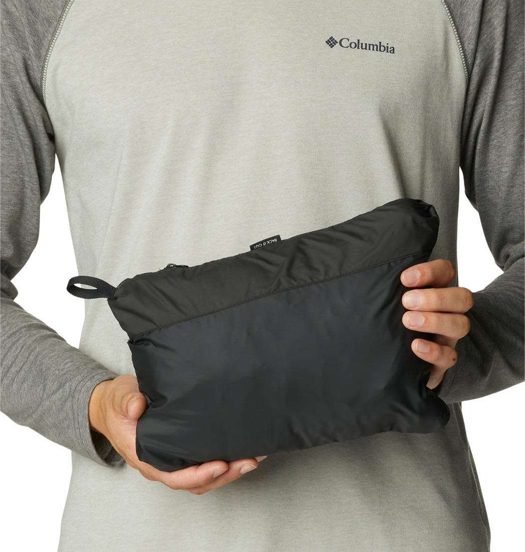 A Men Wearing Columbia Men Black Silver Falls Vest