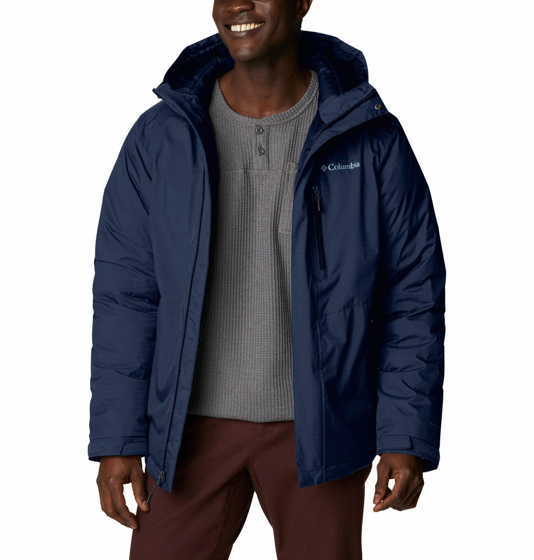 A Men Wearing Columbia Men Blue Oak Harbor II Insulated Jacket