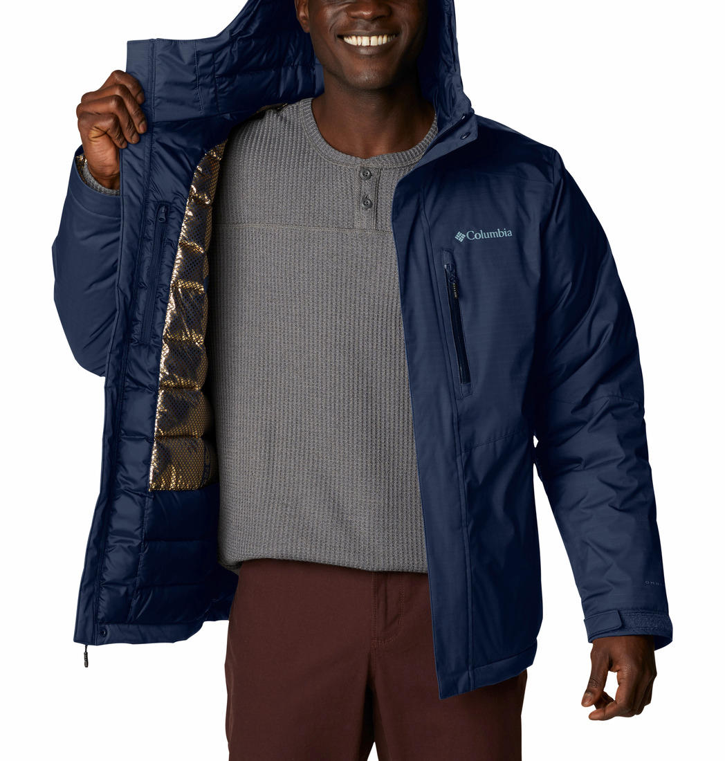 A Men Wearing Columbia Men Blue Oak Harbor II Insulated Jacket