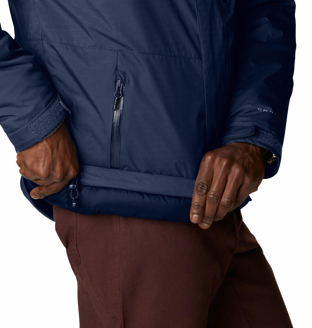 A Men Wearing Columbia Men Blue Oak Harbor II Insulated Jacket