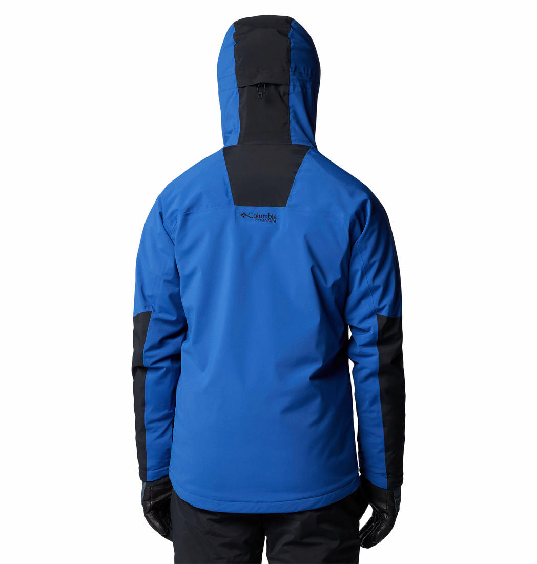 A Men Wearing Columbia Men Black Cirque Bowl Jacket