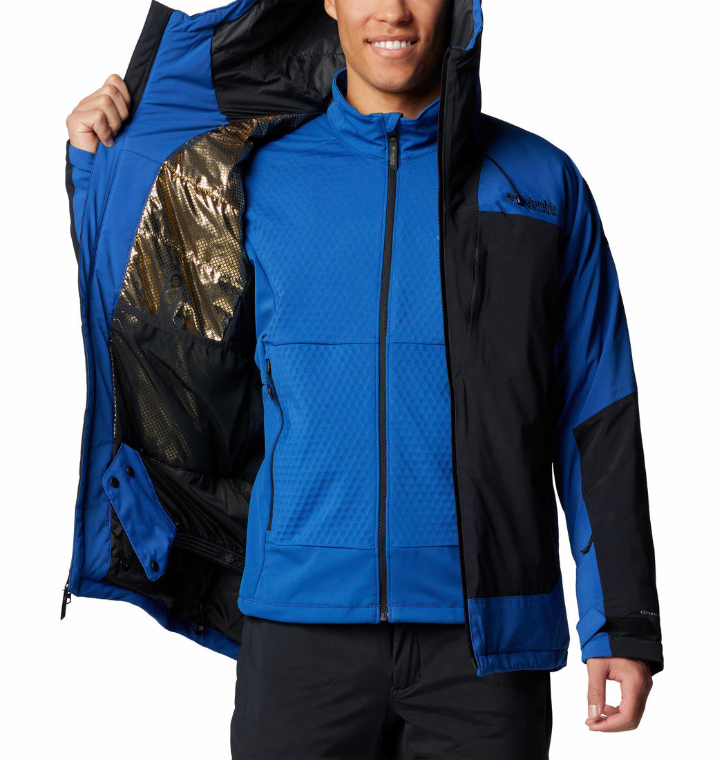 A Men Wearing Columbia Men Black Cirque Bowl Jacket