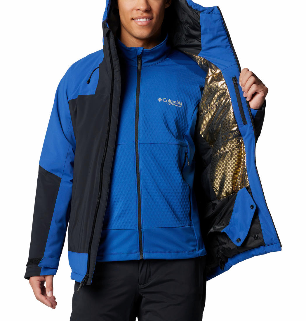 A Men Wearing Columbia Men Black Cirque Bowl Jacket