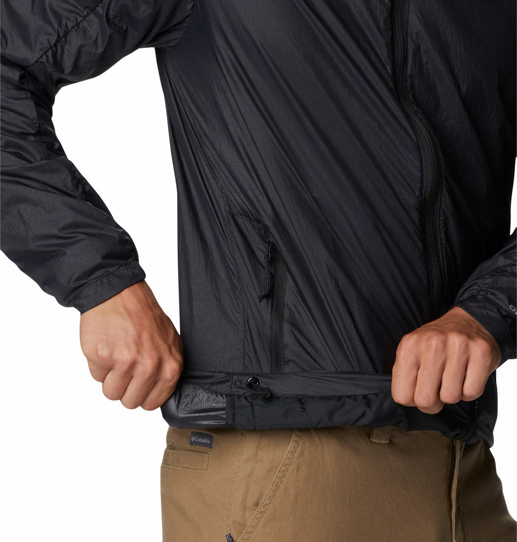 A Men Wearing Columbia Men Black Loop Trail Windbreaker (Sun Protection)