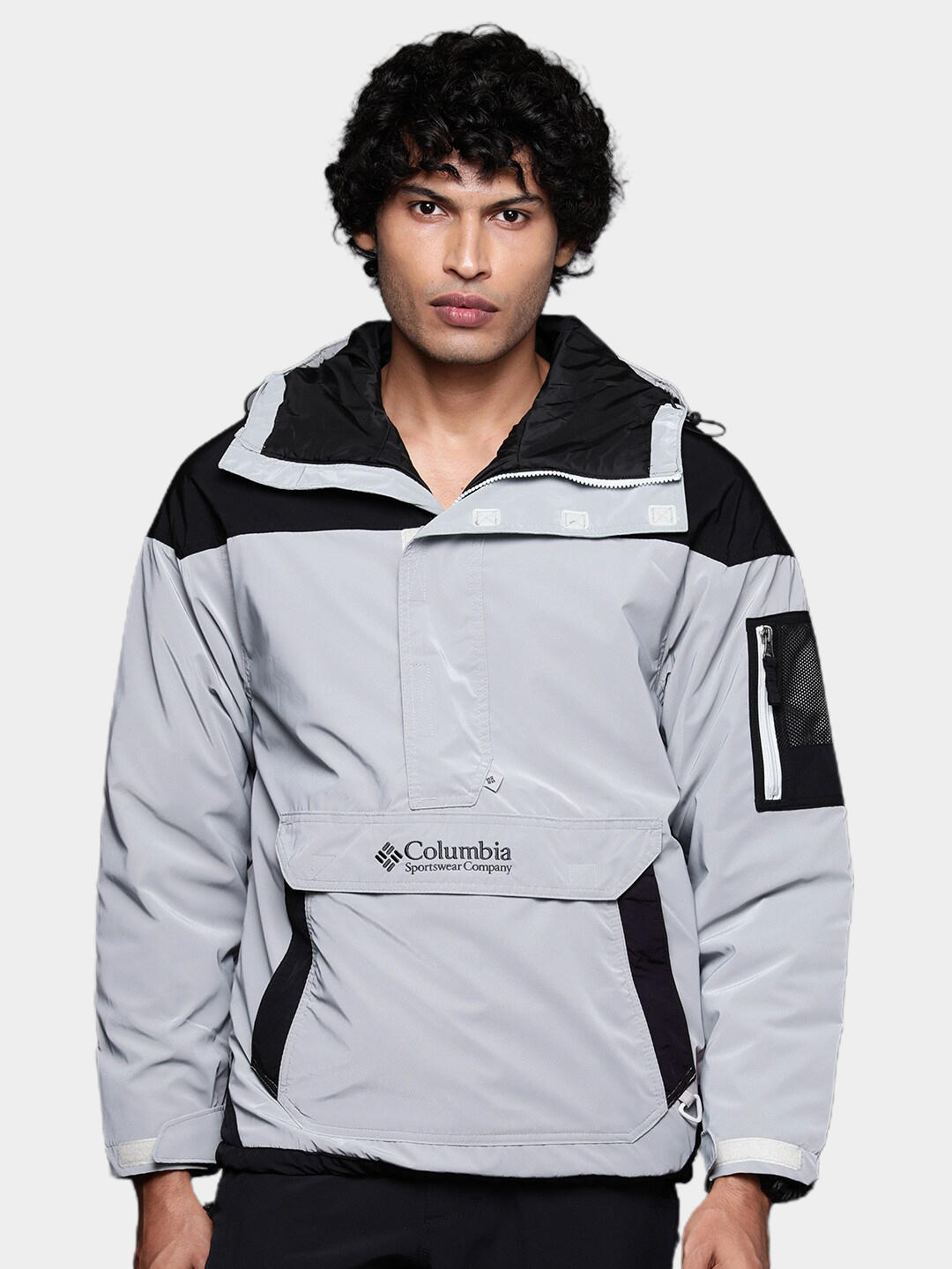 A Men Wearing Columbia Men Grey Challenger Remastered Pullover