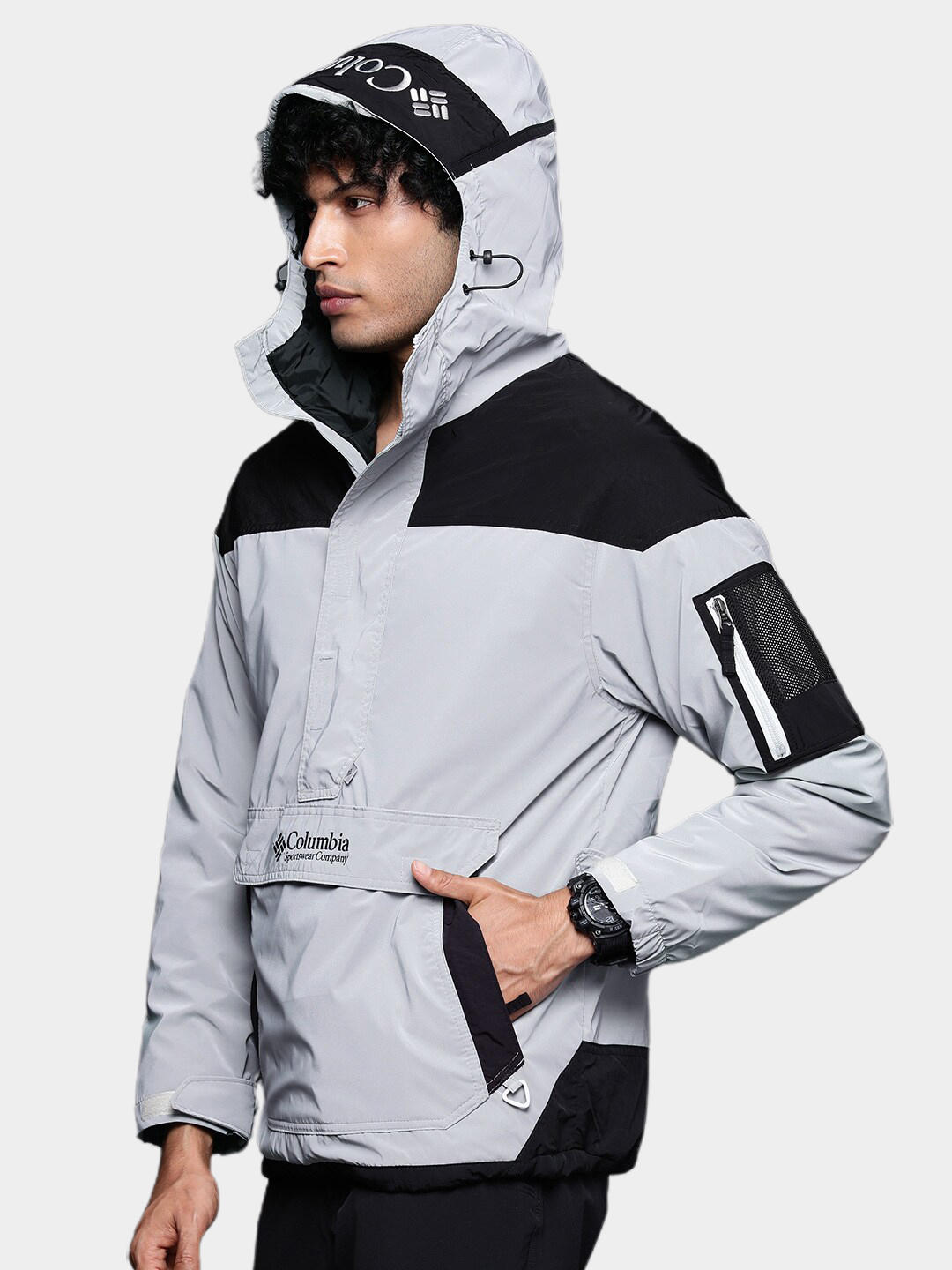 A Men Wearing Columbia Men Grey Challenger Remastered Pullover