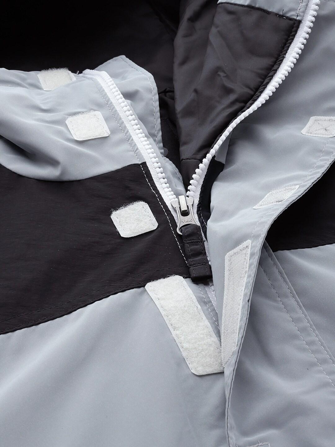 A Men Wearing Columbia Men Grey Challenger Remastered Pullover