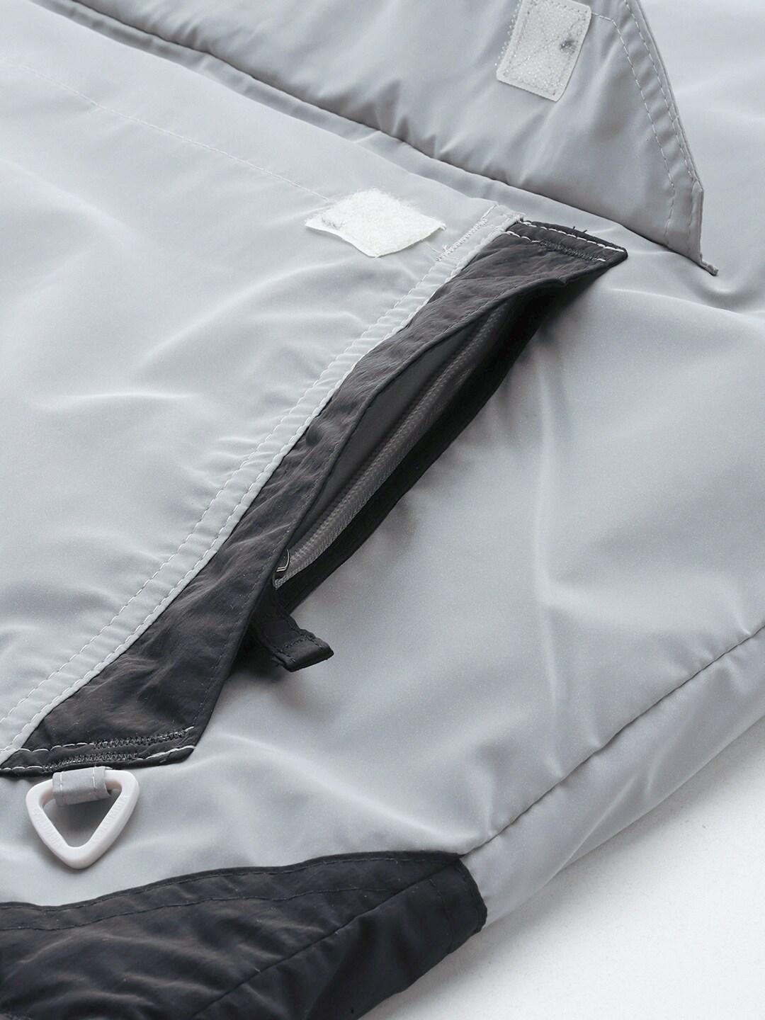 A Men Wearing Columbia Men Grey Challenger Remastered Pullover