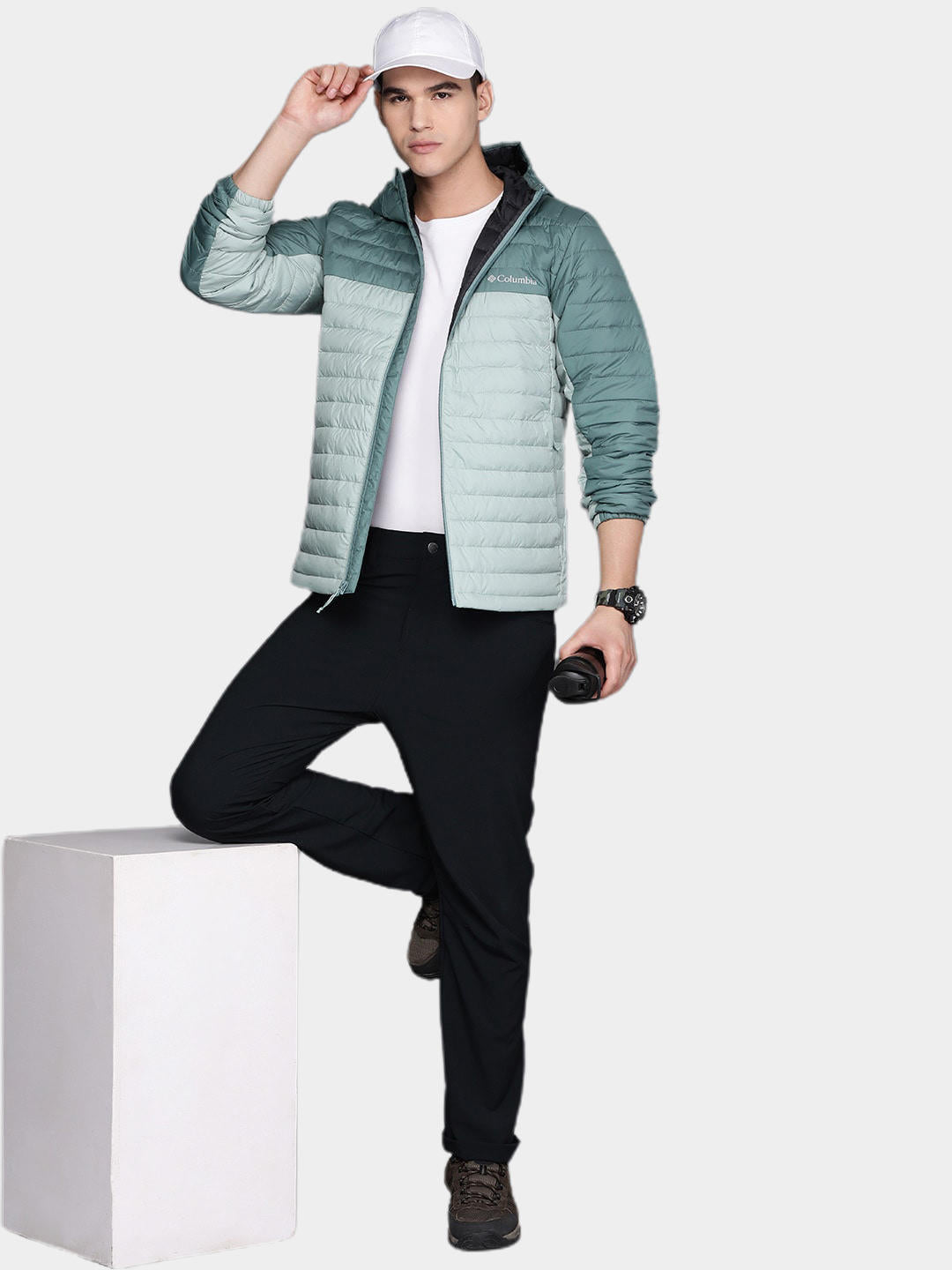 A Men Wearing Columbia Men Green Silver Falls Hooded Jacket