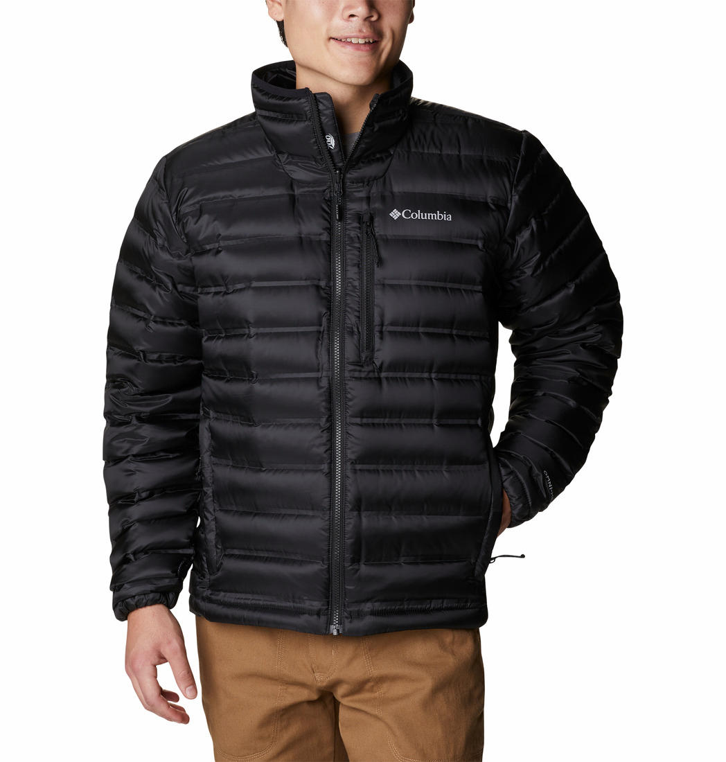 A Men Wearing Columbia Men Black Pebble Peak Down Jacket