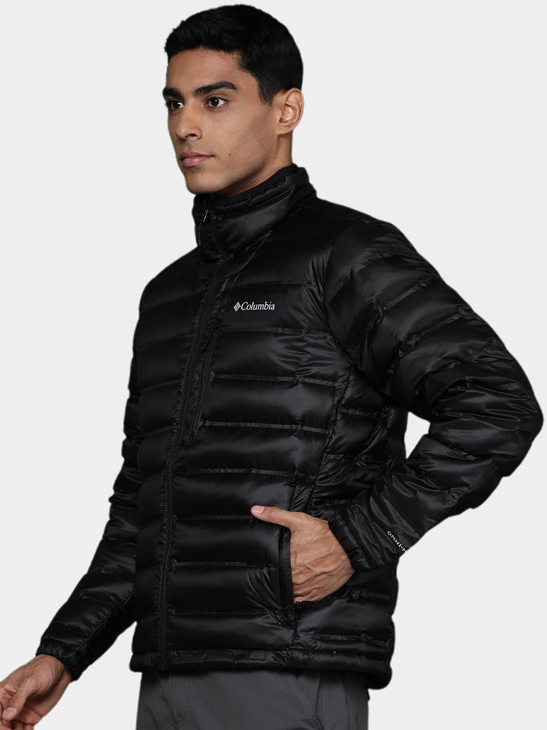 A Men Wearing Columbia Men Black Pebble Peak Down Jacket