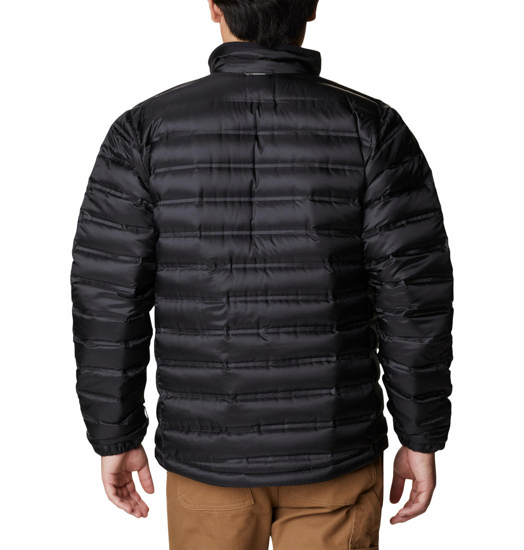 A Men Wearing Columbia Men Black Pebble Peak Down Jacket