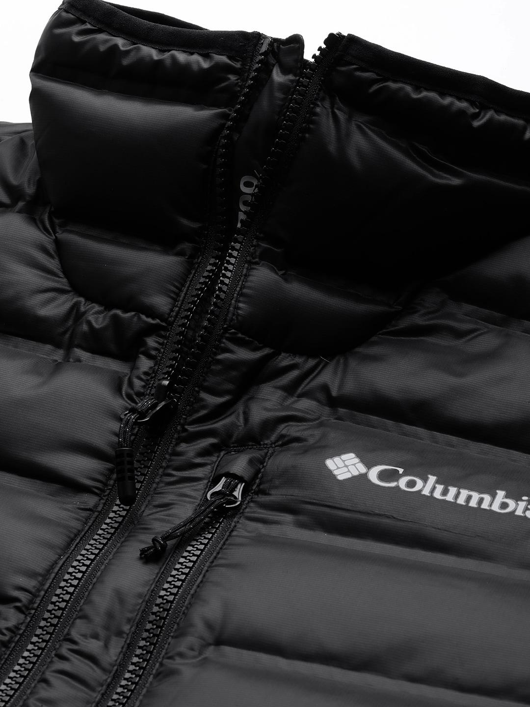 A Men Wearing Columbia Men Black Pebble Peak Down Jacket