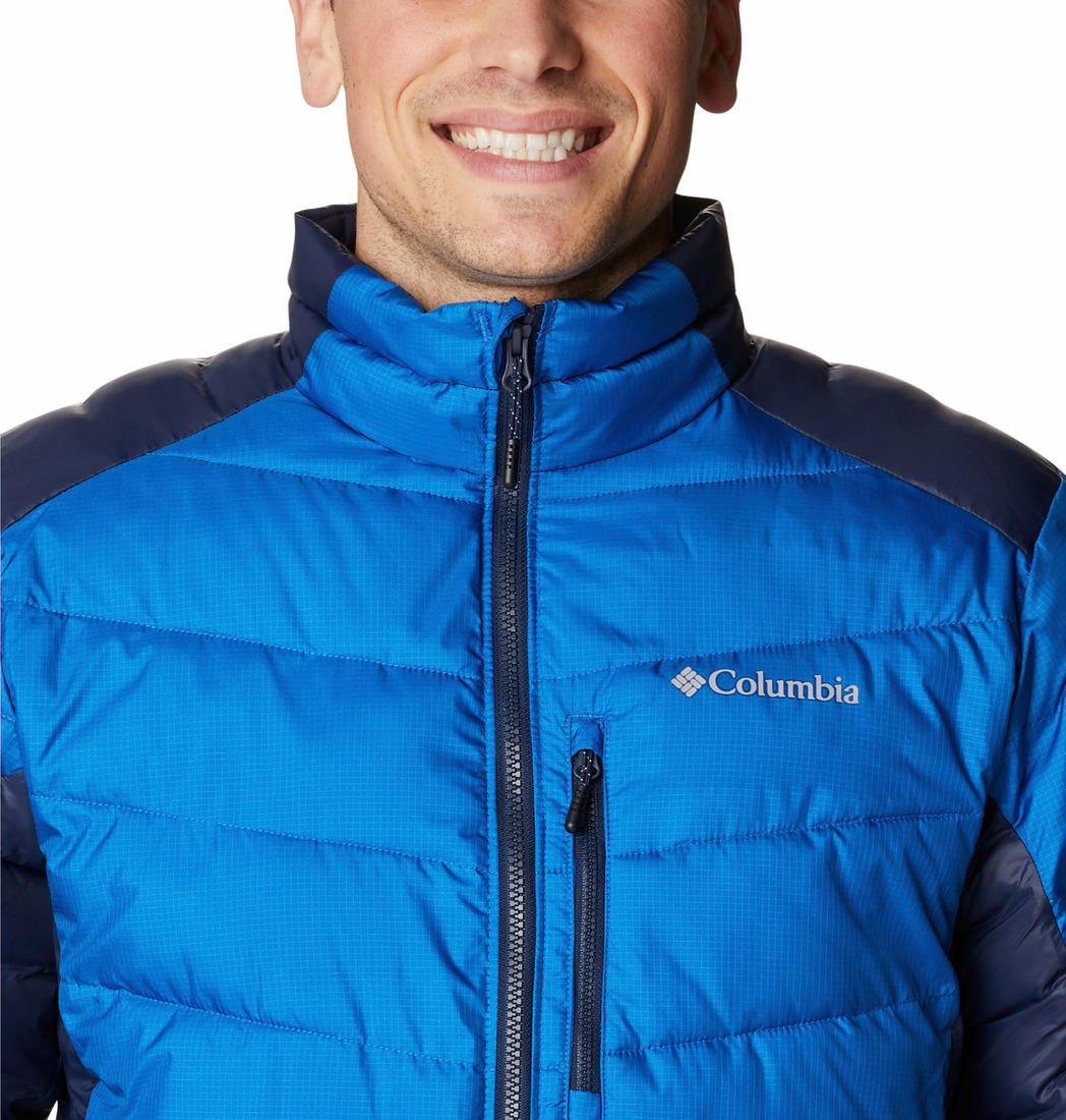 A Men Wearing Columbia Men Blue Labyrinth Loop Jacket