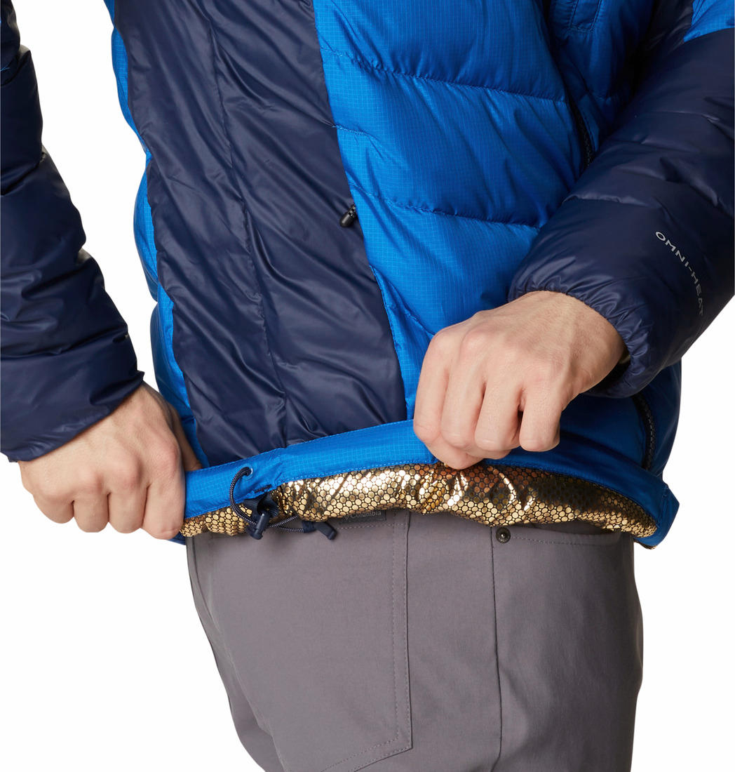 A Men Wearing Columbia Men Blue Labyrinth Loop Jacket