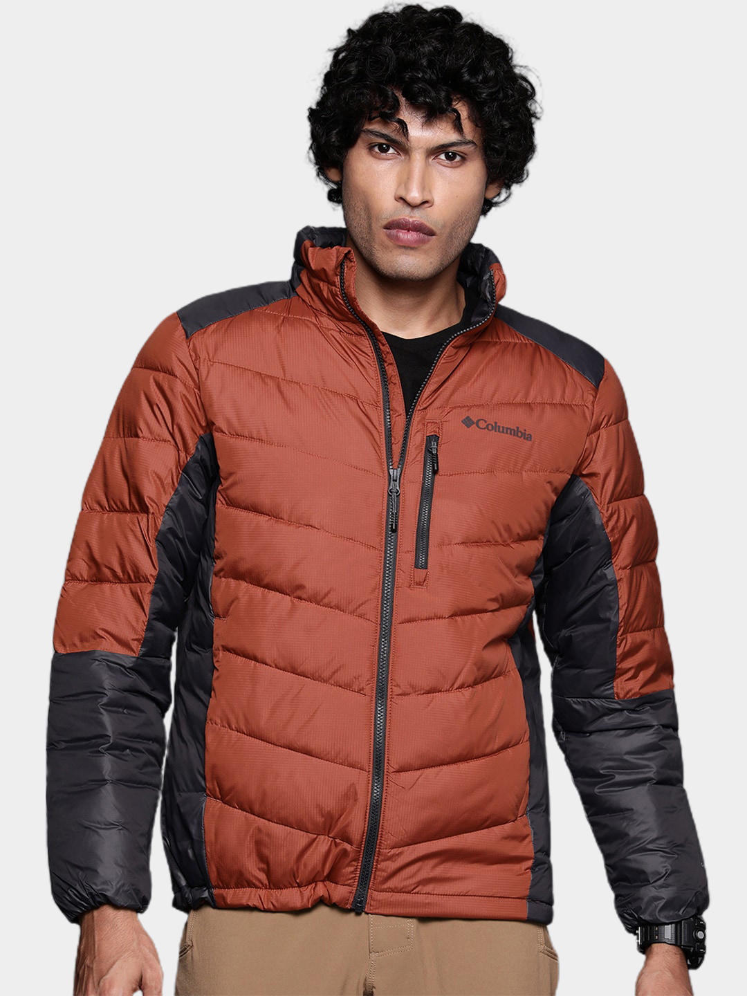 A Men Wearing Columbia Men Orange Labyrinth Loop Jacket