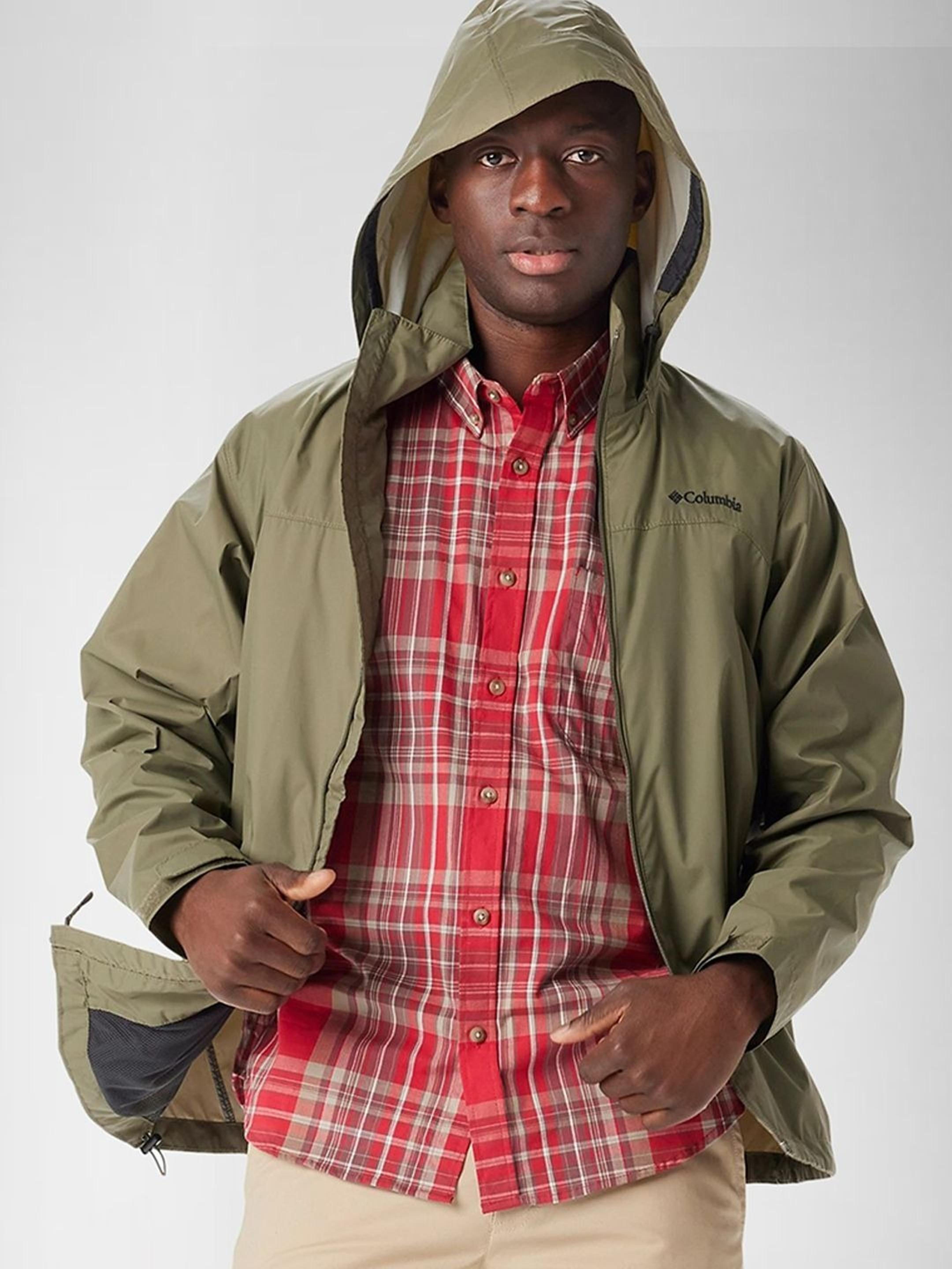 A Men Wearing Columbia Men Green Glennaker Lake II Rain Jacket
